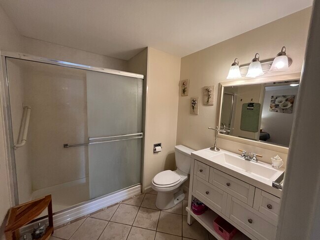 Building Photo - 393 S Paseo Madera