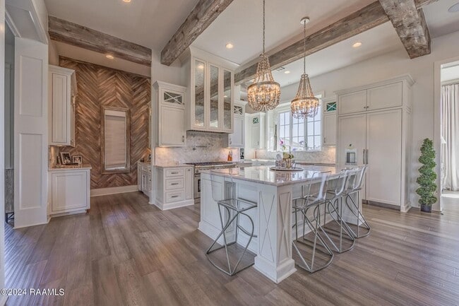 Building Photo - 300 Brightwood Dr