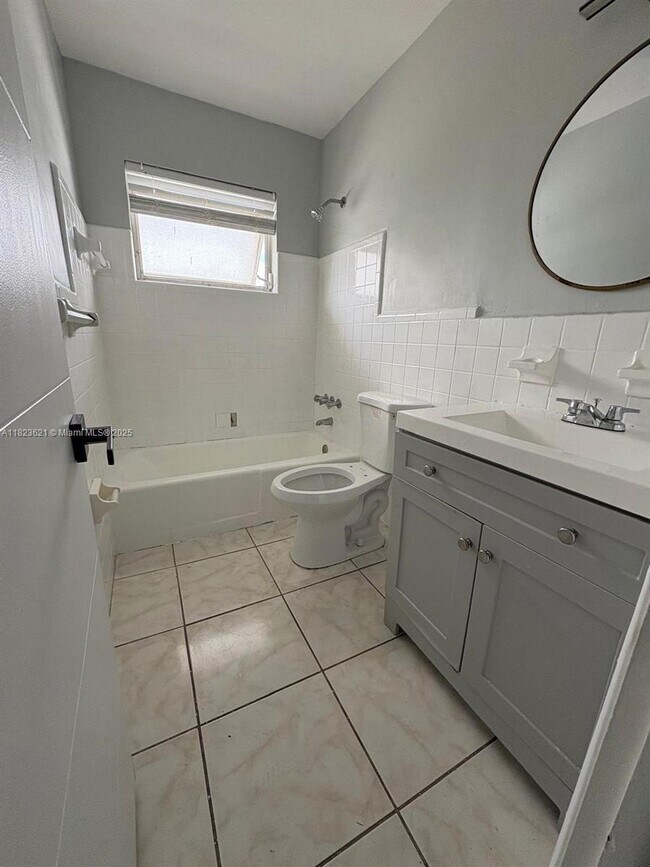 Building Photo - 1816 McKinley St