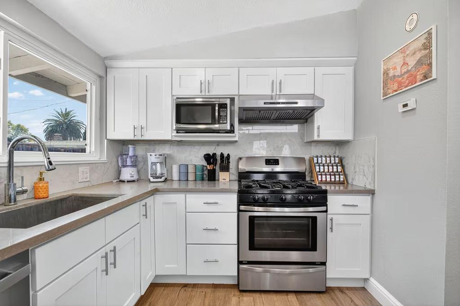 Building Photo - 768 Lakechime Dr