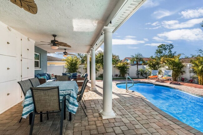 Building Photo - 2543 Sunny Breeze Ave