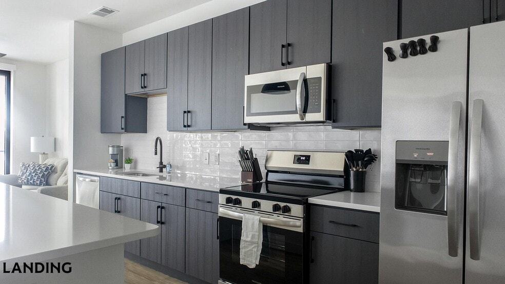 Building Photo - 1007 S Mint St