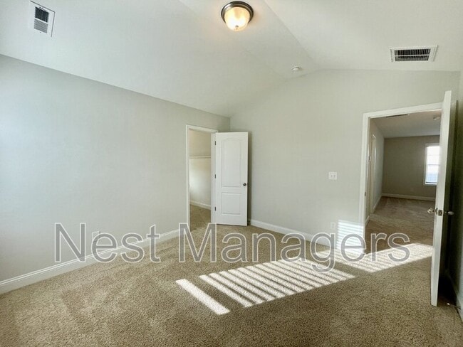 Building Photo - 155 Cromwell Ct