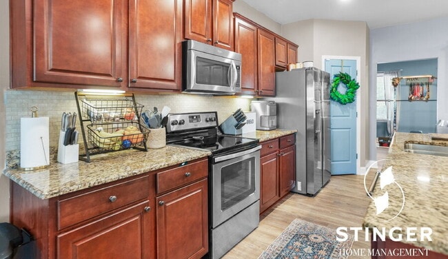 Building Photo - 44 Saluda Way