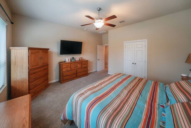 Building Photo - Executive-Style Home Now Available in Crossvine (Schertz) Realtor Commission: $750