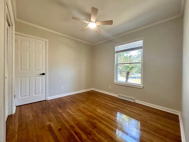 Building Photo - 900 Stanfield Dr