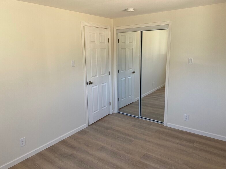 Building Photo - 11113 Haines Ave NE