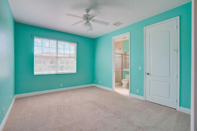 Building Photo - 5113 Artesa Way W
