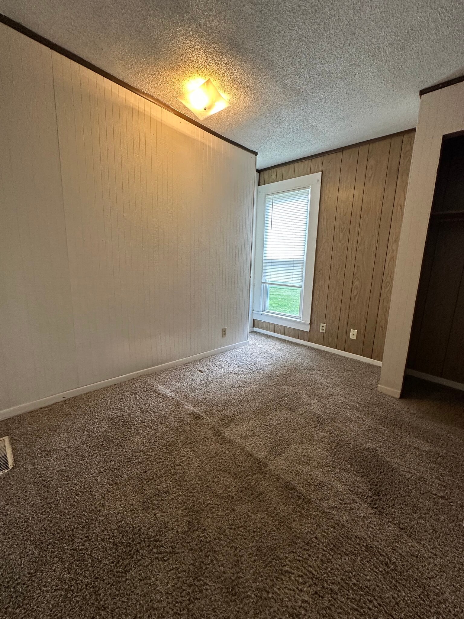 Building Photo - 528 Niagara St