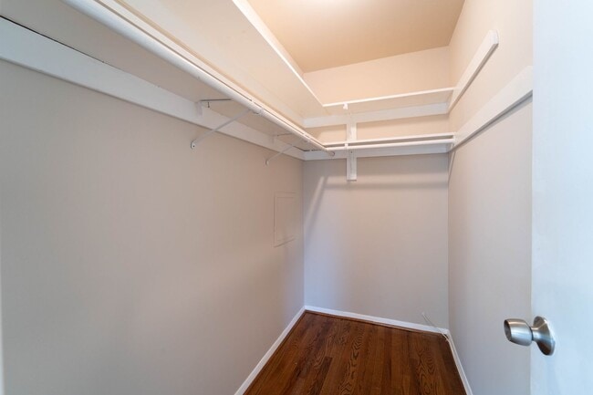 Building Photo - 5 BD 3 BA Oxon Hill, MD home is ideal for ...