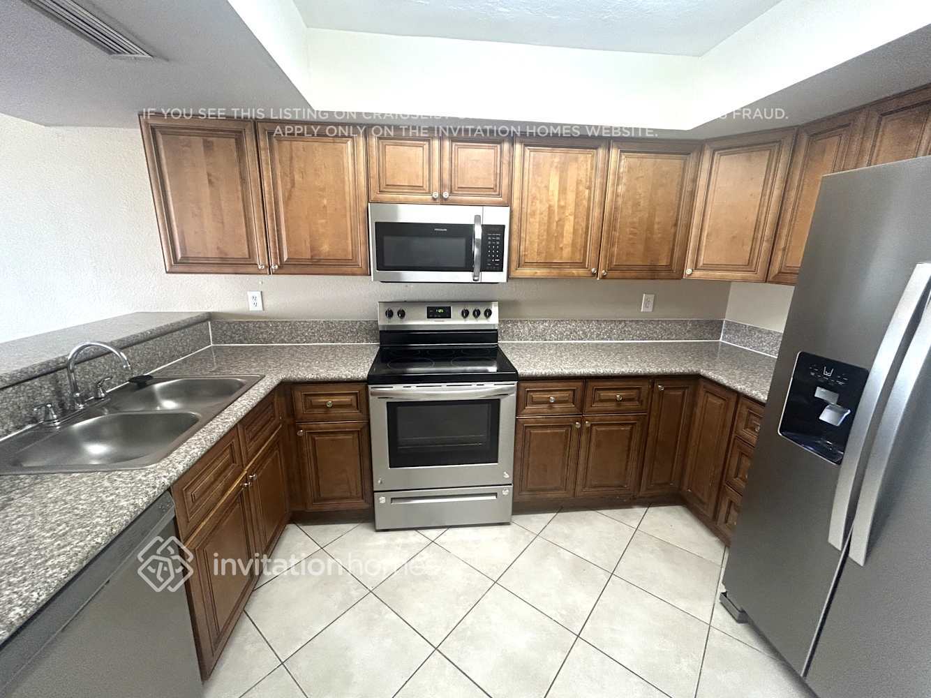 Building Photo - 11025 N 81st Dr