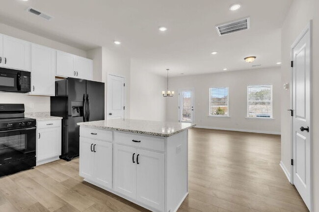 Building Photo - New Construction 3BR/2.5BA Townhome with Loft in Downtown Travelers Rest