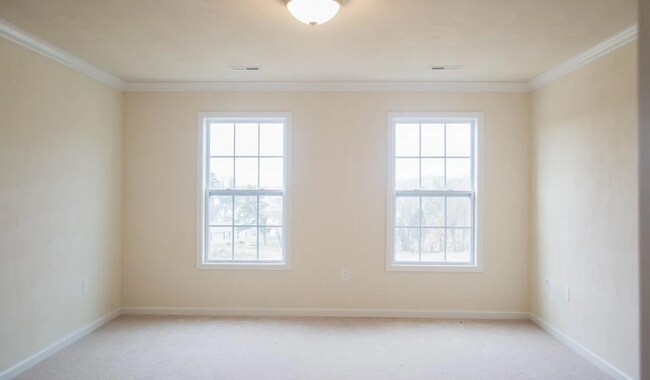 Building Photo - 291 Crystal Ln