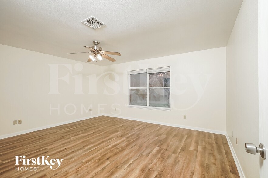 Building Photo - 113 Ocotillo