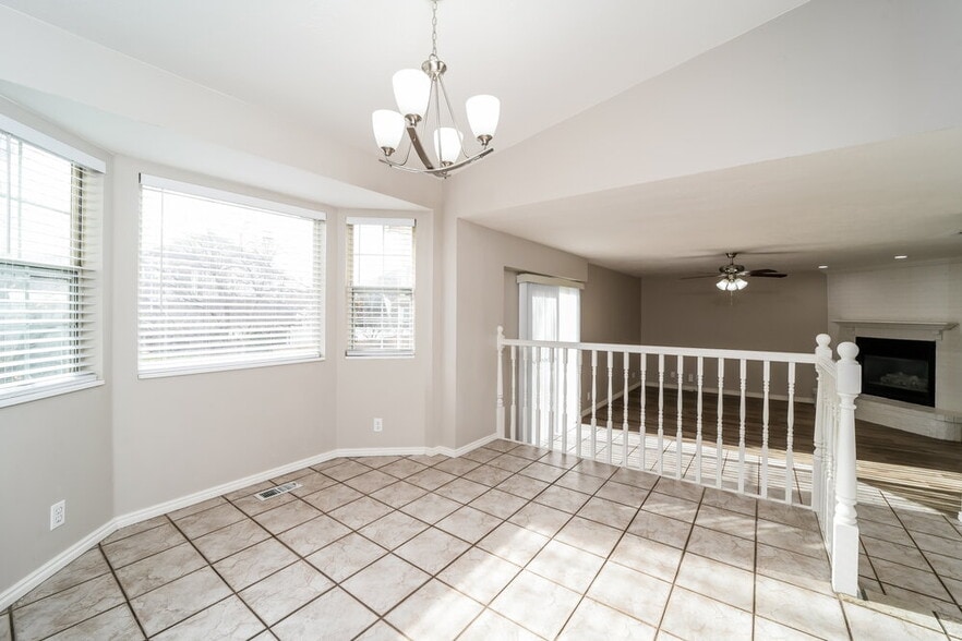 Building Photo - 1279 Morning Sun Dr