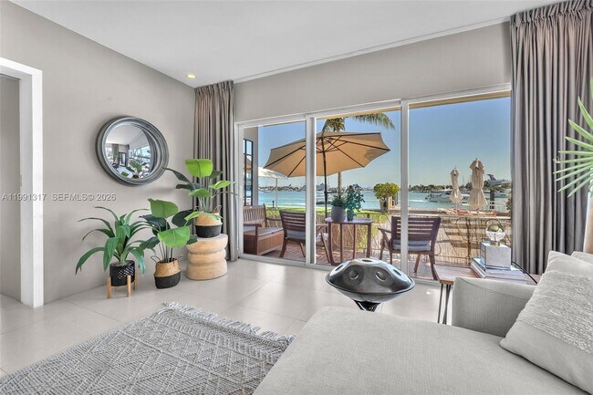 Building Photo - 1130 Venetian Way