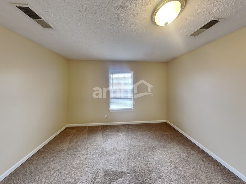 Building Photo - 1612 E Blairmont Dr