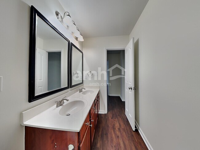 Building Photo - 12814 Settlers Trail Ct