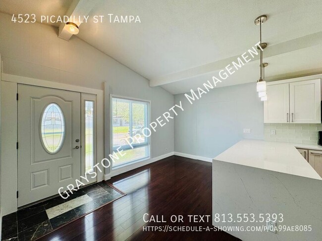 Building Photo - "Exquisite 3-Bedroom Home in Prime Tampa L...