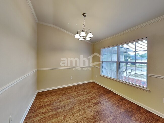 Building Photo - 2643 Creek Ridge Dr