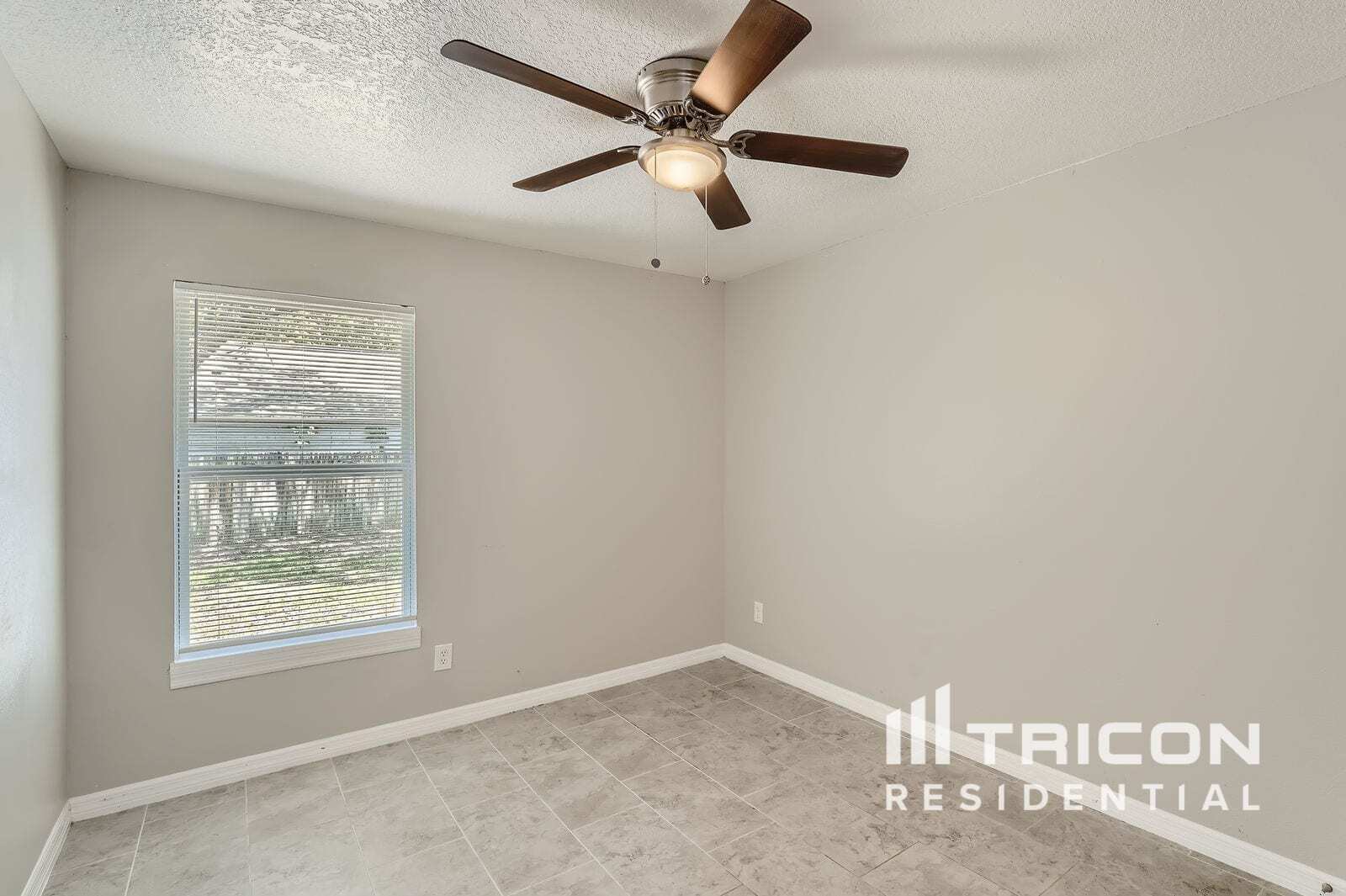 Building Photo - 1809 Iroquois Dr