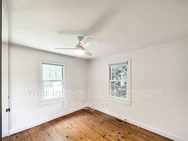 Building Photo - 1080 Benteen Ave SE