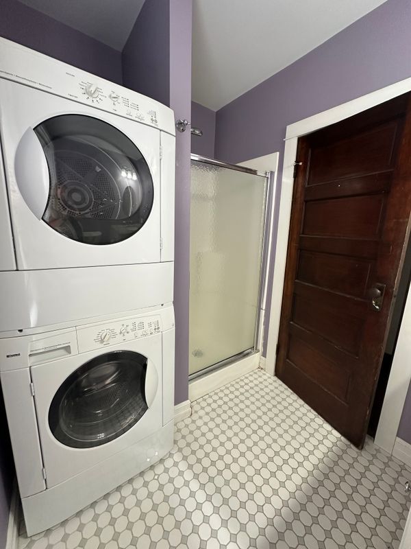 Building Photo - 83 Shethar St