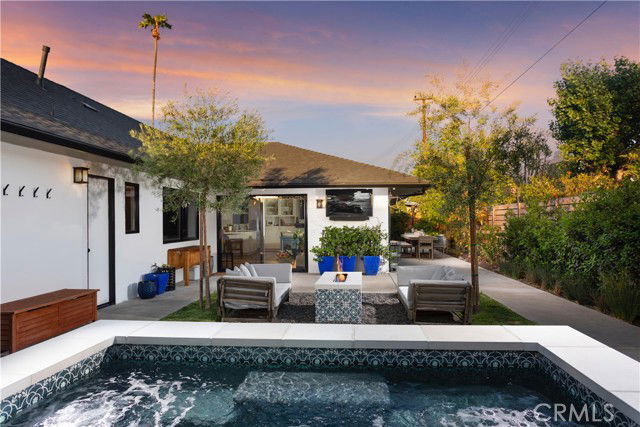 Building Photo - 400 W Crystal View Ave