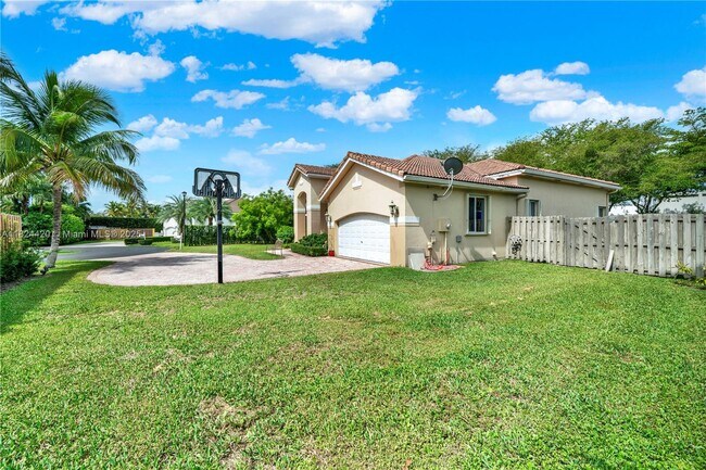 Building Photo - 8487 SW 138th Terrace