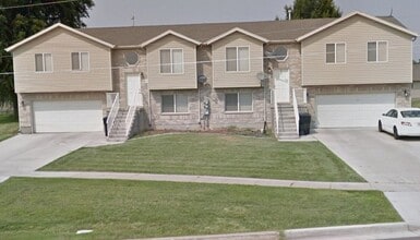Building Photo - 2733 S Bluff Rd