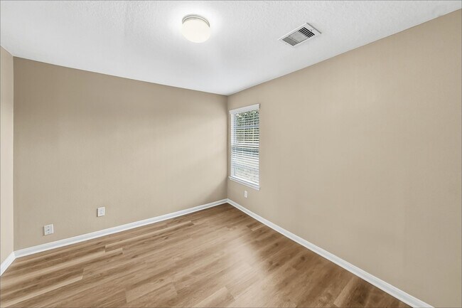 Building Photo - 1711 Mickle Creek Dr