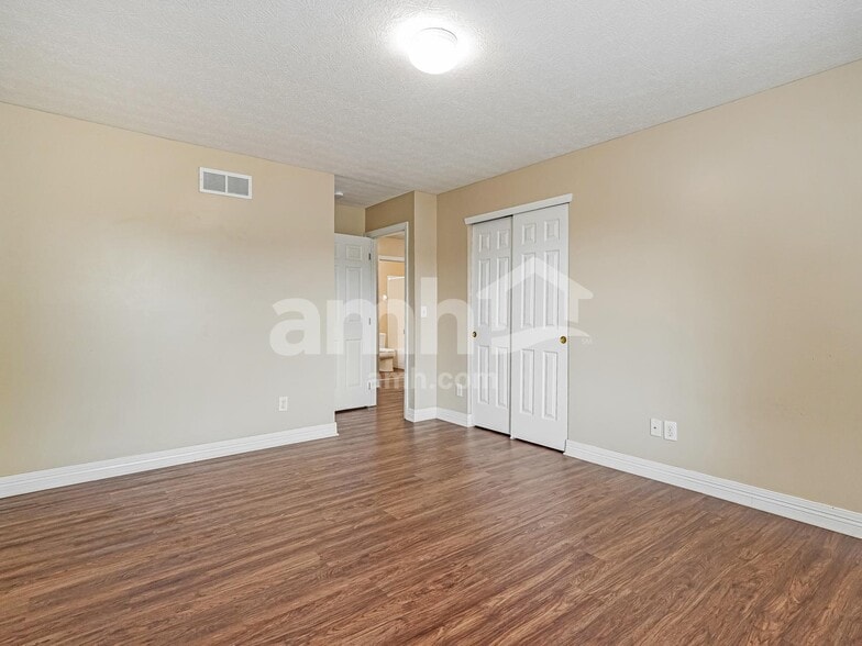 Building Photo - 1739 Autumn Dr