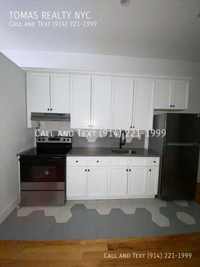 Building Photo - 155 Elliot St