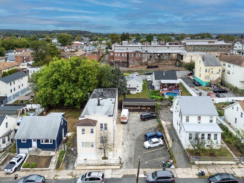 Building Photo - 162-166 Manchester Avenue, 4 Second Floor