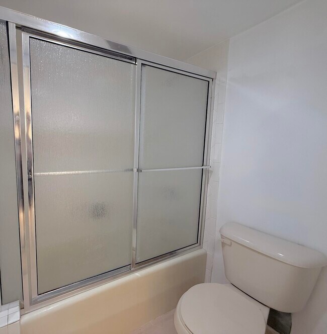 Building Photo - 2000 Presidential Way