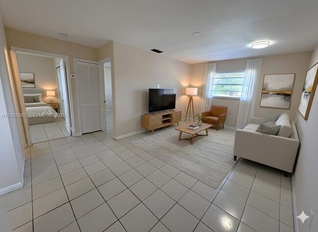 Building Photo - 50 W 31st St