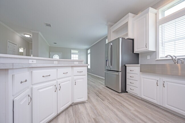 Building Photo - 1618 Killarney Ct