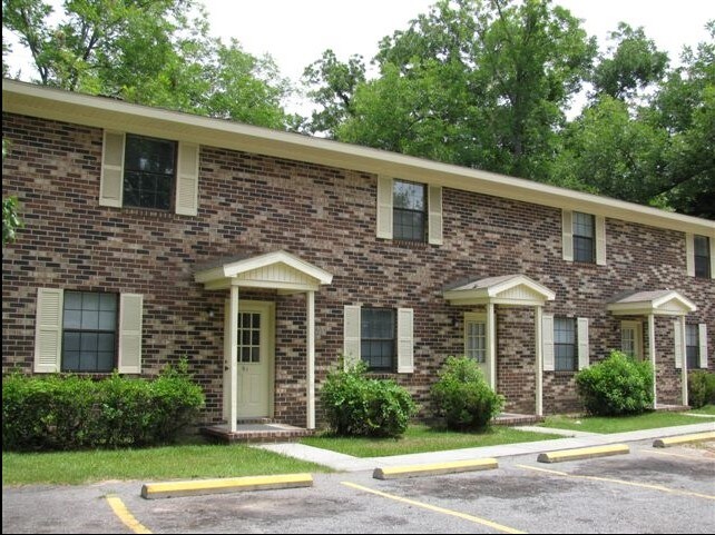 Colonial Homes Apartments - 319 Keller St Blackshear GA 31516