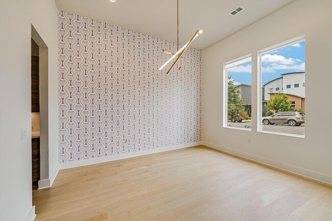 Building Photo - 6133 Florencia Ln