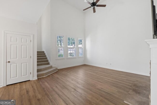 Building Photo - 1410 Club Dr