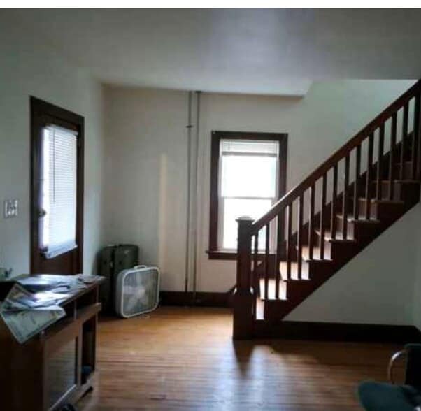 Living Room 2 - 303 Ellis St