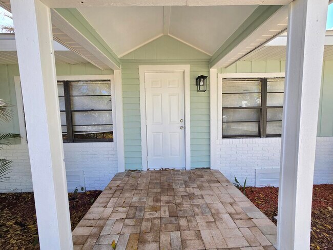 Building Photo - 1955 10th Pl