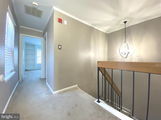 Building Photo - 323 Sequoia Dr