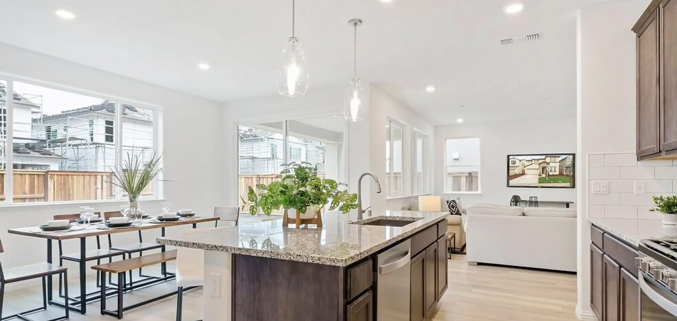Building Photo - 2789 Penrose Ln