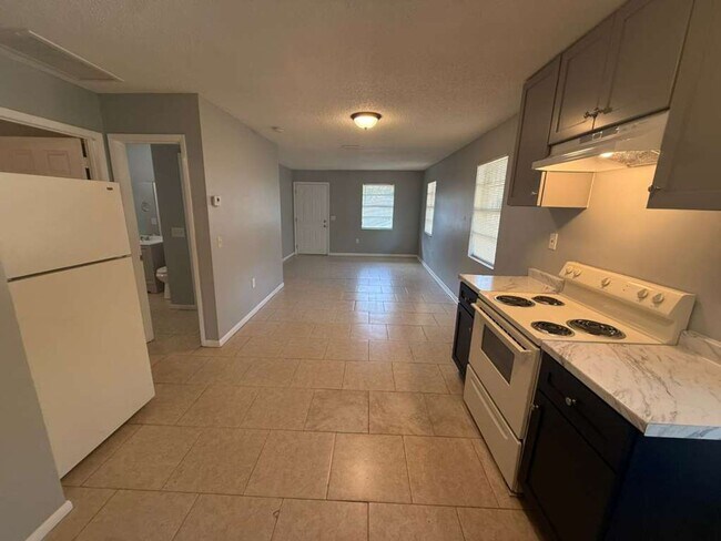 Building Photo - 2584-2586 Chestnut Woods Dr