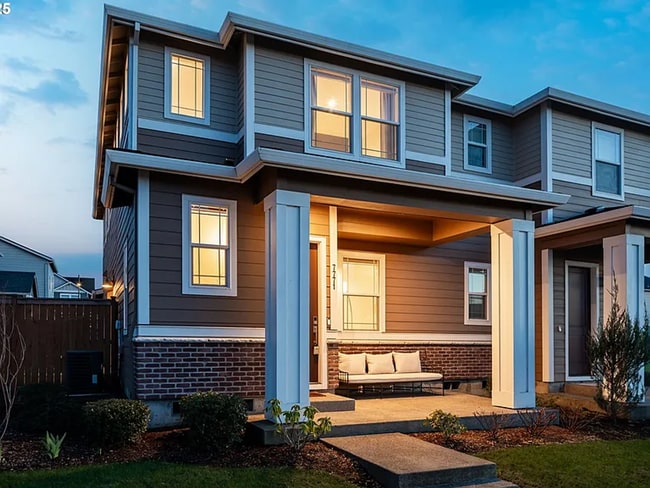 Building Photo - Luxury Living in Reed’s Crossing – Designe...