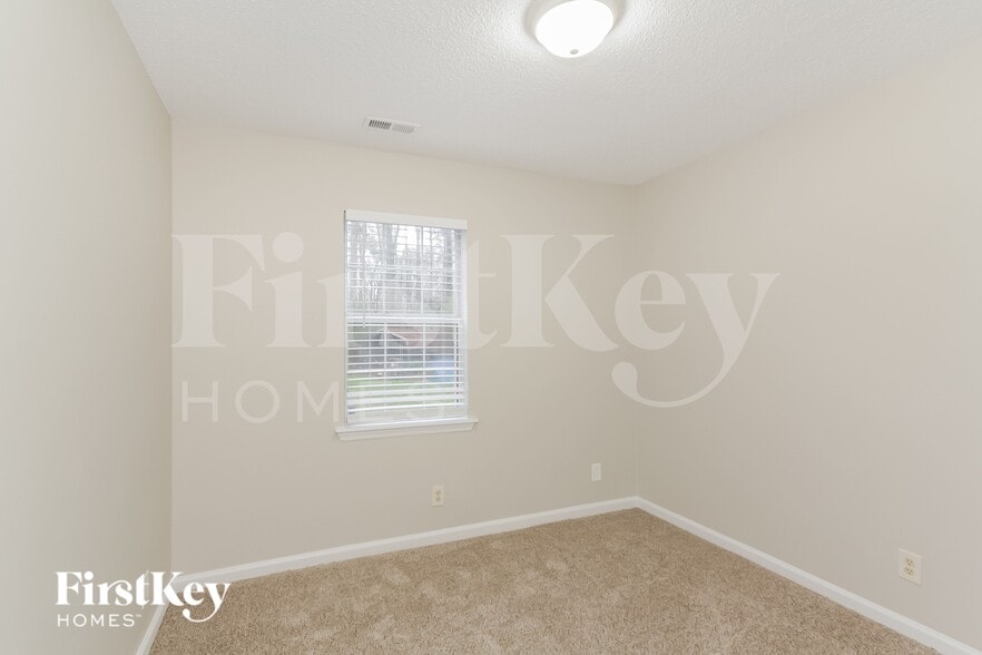 Building Photo - 6202 Suntrace Way