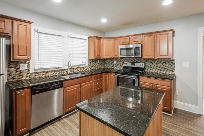 Building Photo - 308 Prince St