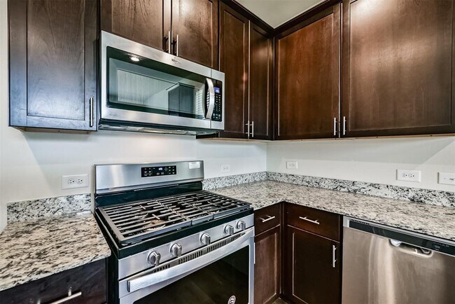 Building Photo - 11627 Braemar Village Dr