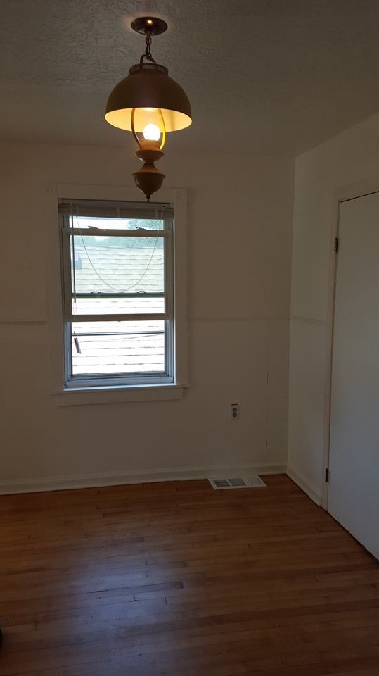 Building Photo - TWO BEDROOM HOME WITH GARAGE